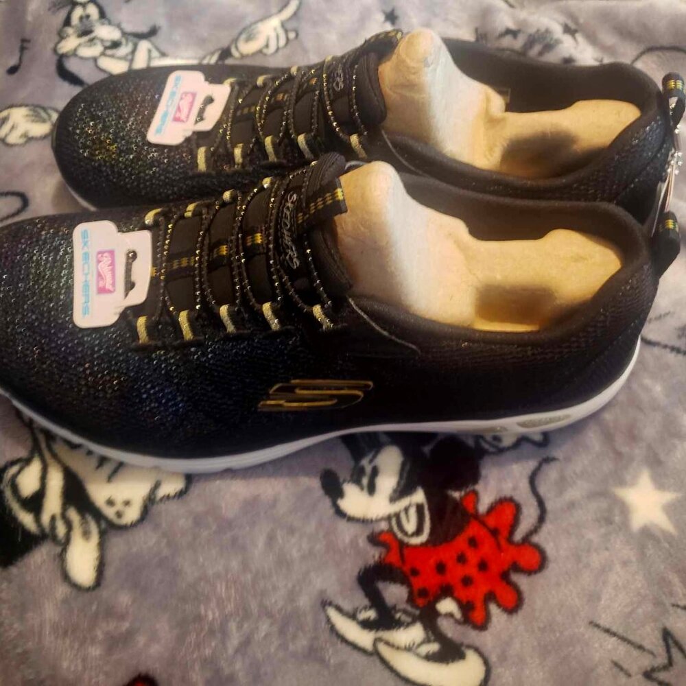 Skechers Summits Fresh Take Womens Size 7.5 Black Gold Slip On Sneaker NWT